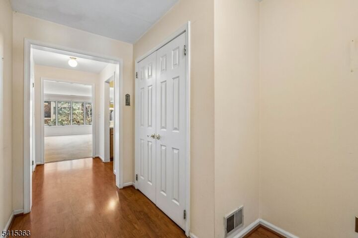 Property Photo:  17 Mews Ln 17  NJ 07079 