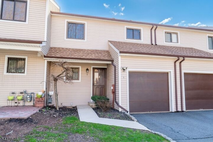 Property Photo: 5 Lily Ct NJ 08820