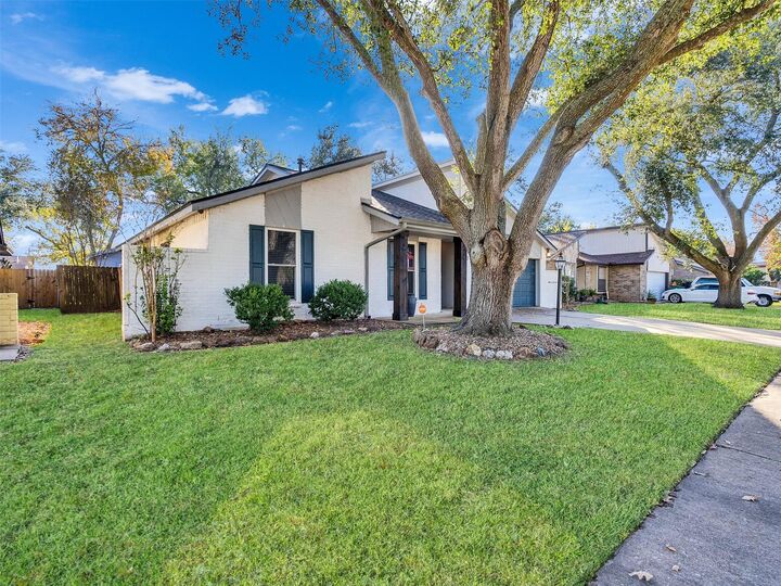 Property Photo: 32 Sarita Road TX 77515