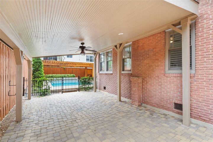 Property Photo:  3404 Audubon Place  TX 77006 