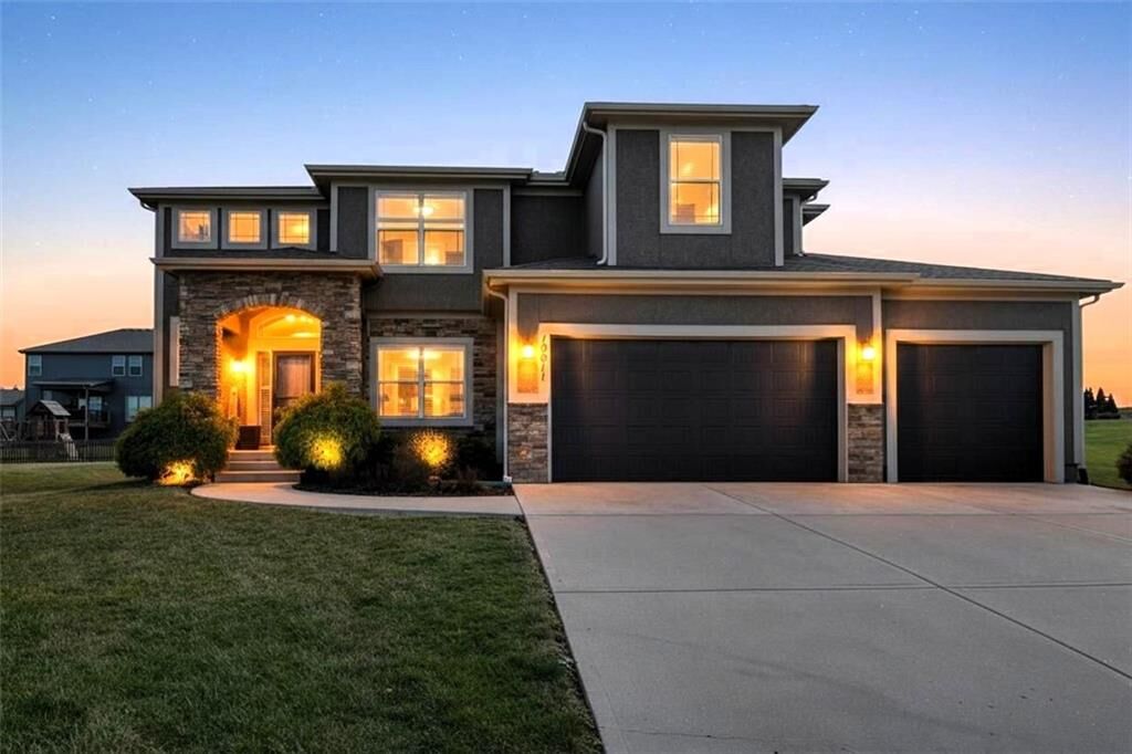 Property Photo:  10011 NE 102nd Terrace  MO 64157 