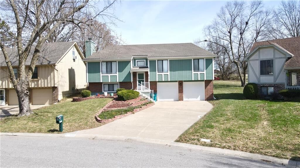 Property Photo:  6813 E 144th Place  MO 64030 