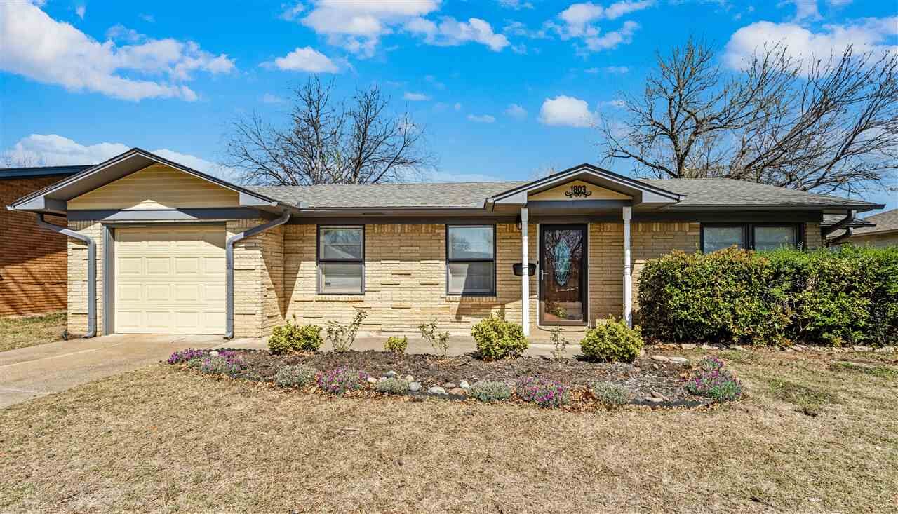 Property Photo:  1803 W Birch Ave  OK 73533 