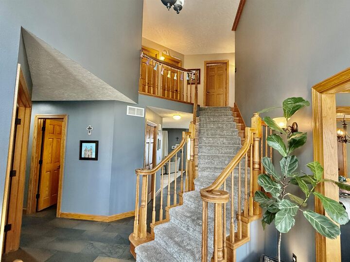 Property Photo: 805 S Bare NE 69101