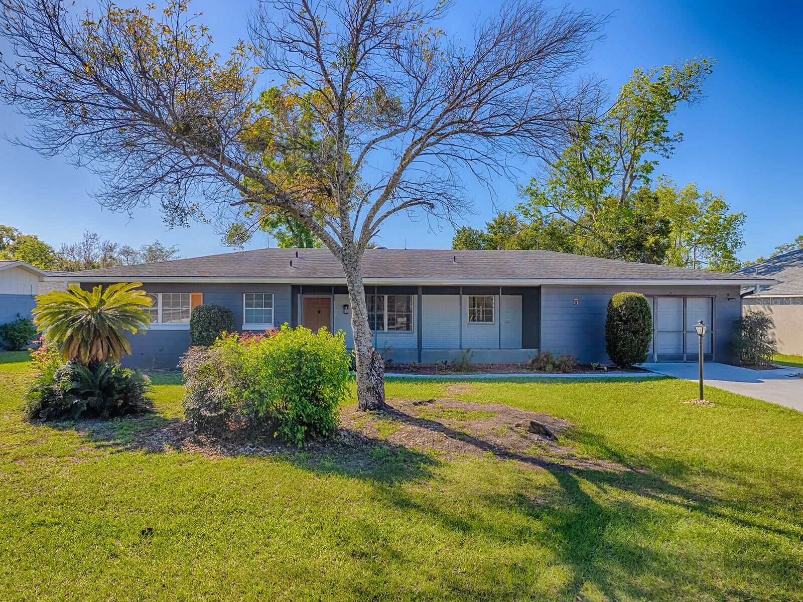 Property Photo:  5 Oak Street  FL 34797 