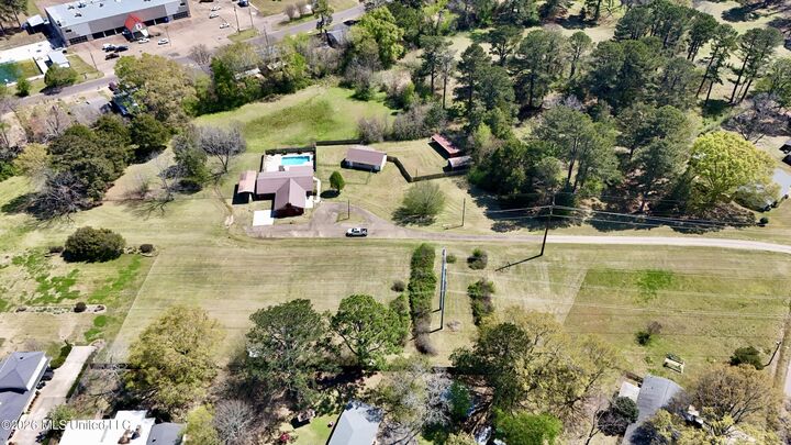 Property Photo:  406 Wayne Street  MS 39056 