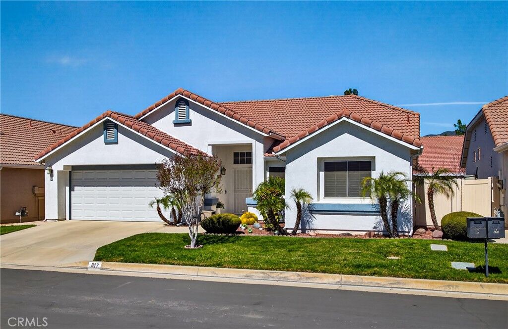Property Photo:  817 Perla Court  CA 92583 