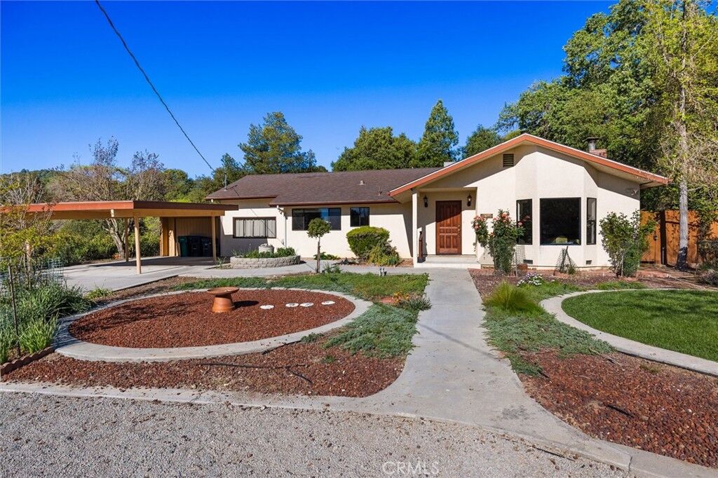 Property Photo:  7650 Carmelita Avenue  CA 93422 