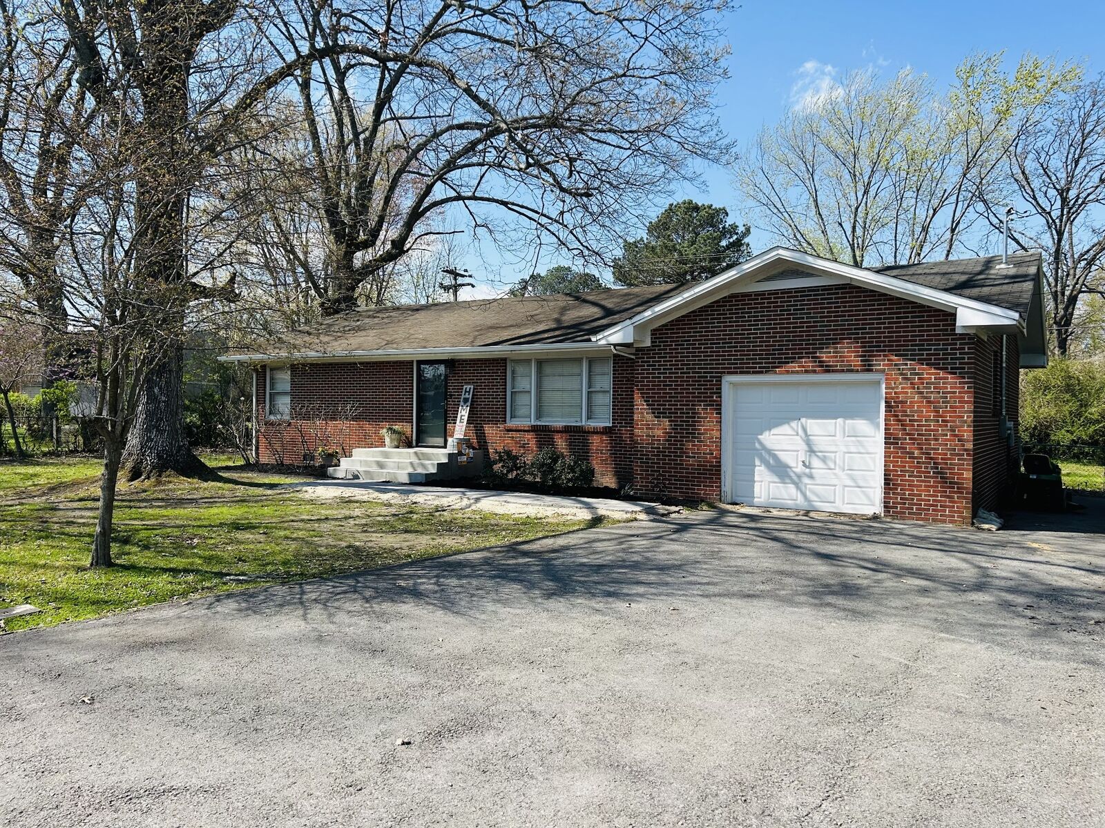 Property Photo:  1113 Bond St  TN 37355 