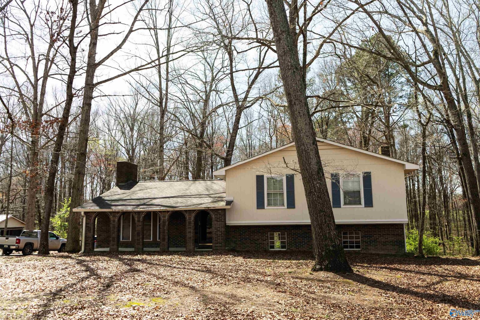 Property Photo:  1622 Chavies Road  AL 35968 