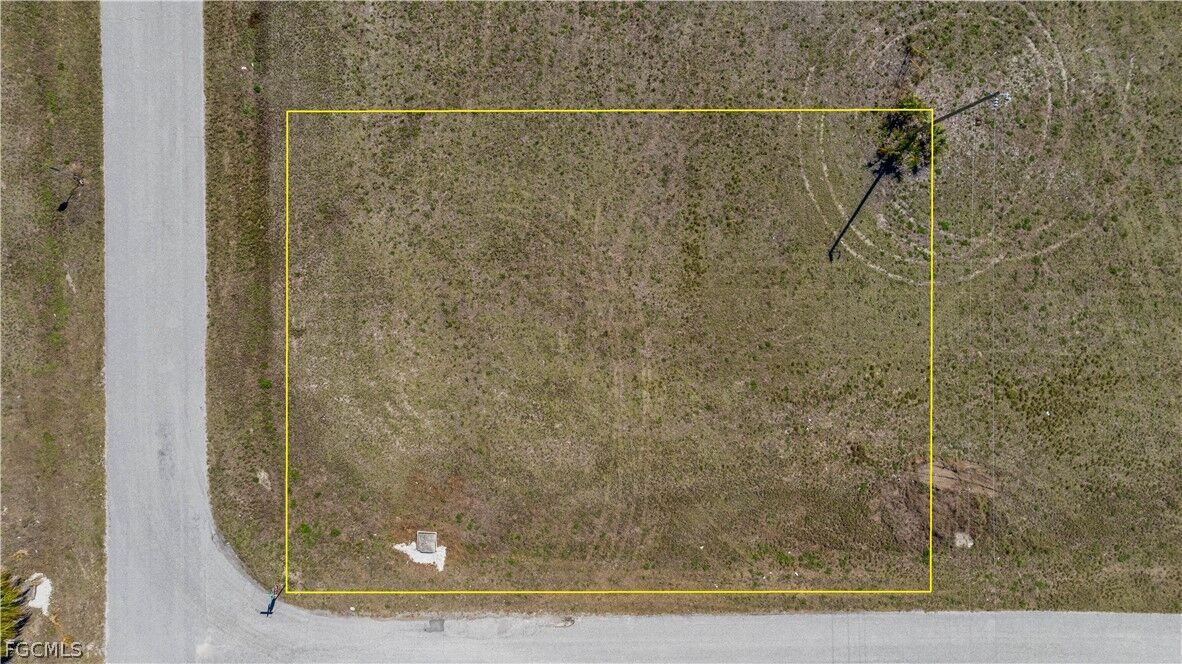 Property Photo:  1902 NE 17th Terrace  FL 33909 