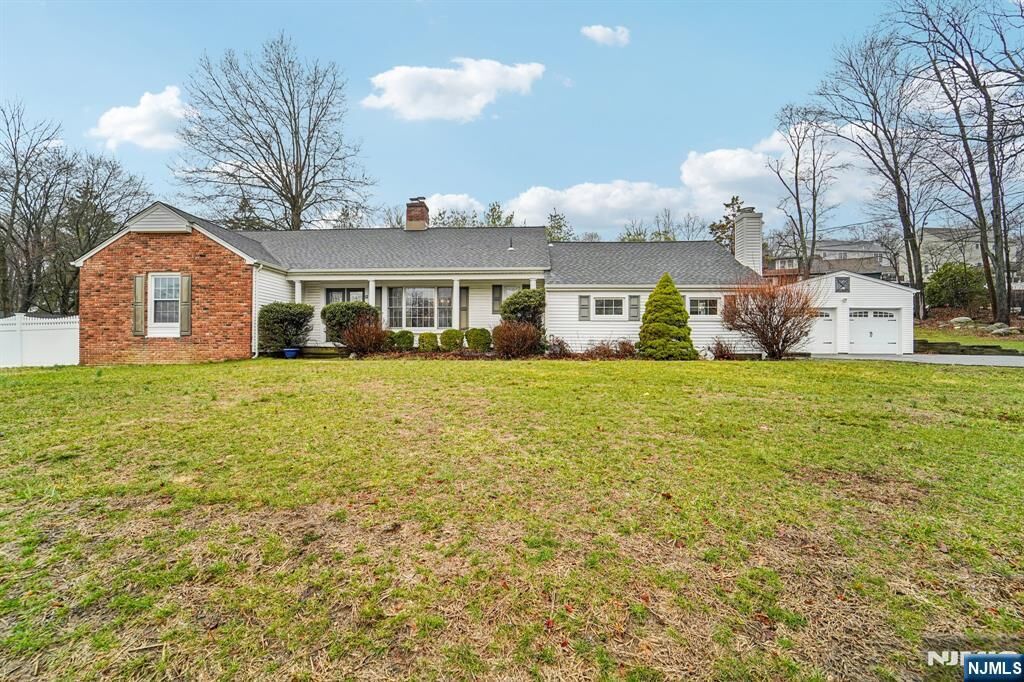 Property Photo:  51 Catherine Street  NJ 07403 