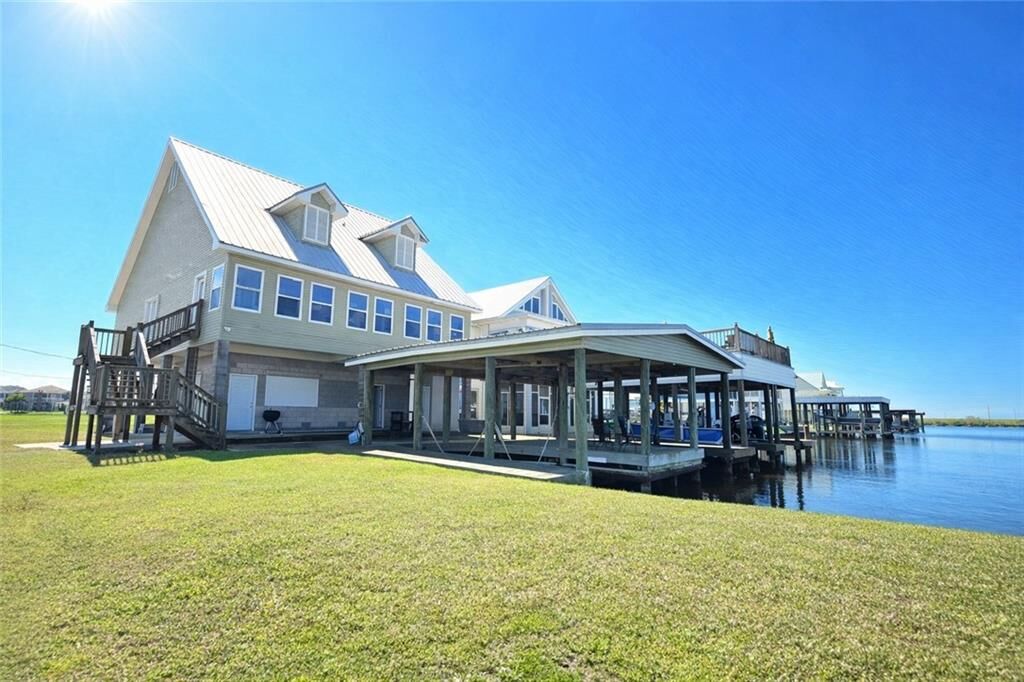 Property Photo:  100 Deer Range Lane  LA 70083 