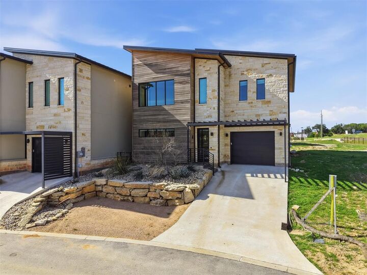 Property Photo:  4 Breakwater Bend  TX 76449 