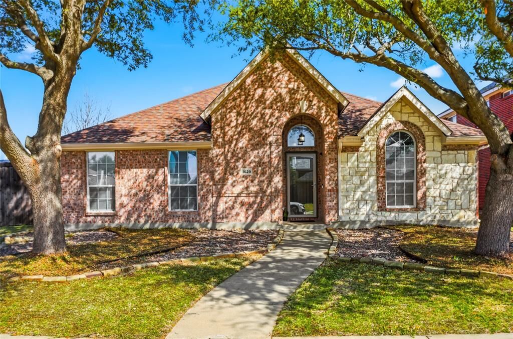 Property Photo:  1629 Lake Tawakoni Drive  TX 75002 
