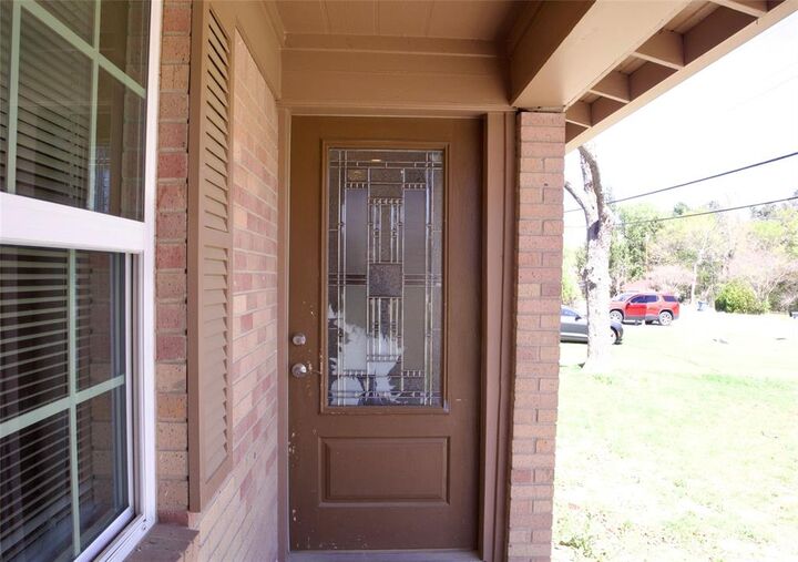 Property Photo:  1004 W Cayuga Drive  TX 75751 