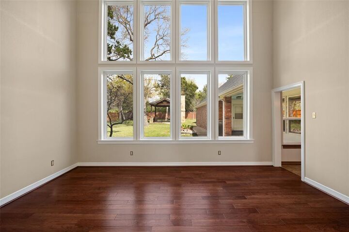 Property Photo:  8 Equestrian Trail  TX 75116 