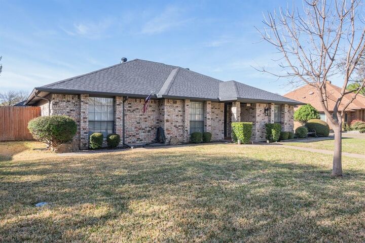 Property Photo: 6620 Diamond Ridge Drive TX 76180