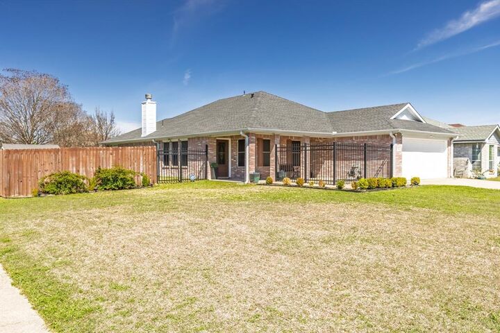 Property Photo:  108 Red Cloud Drive  TX 75402 