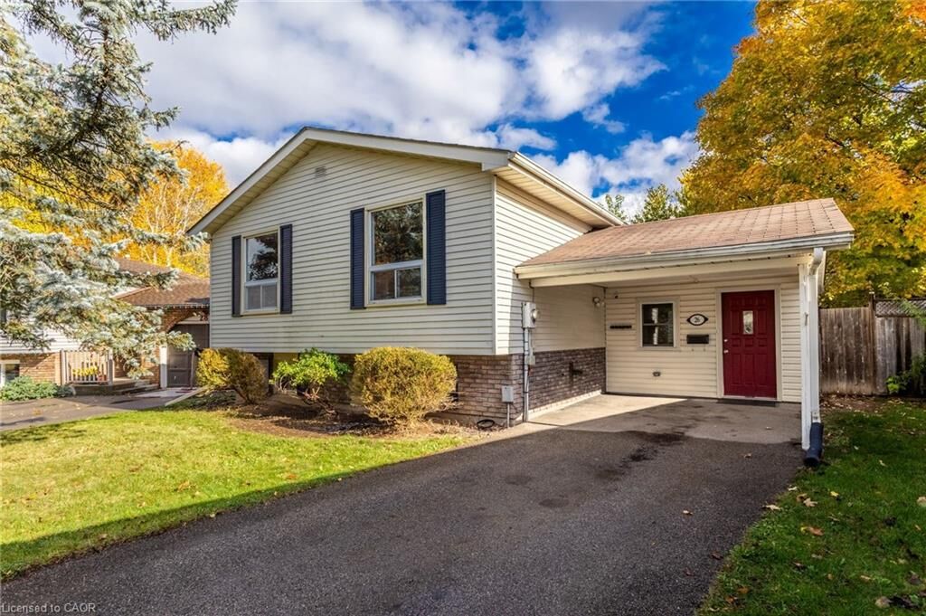 Property Photo:  26 October Place  ON N3R 7B4 