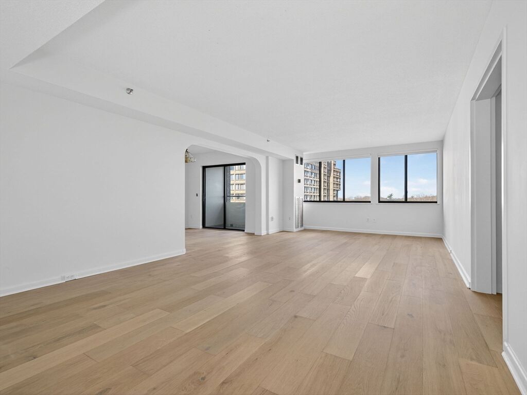 Property Photo:  250 Hammond Pond Pkwy 905S  MA 02467 