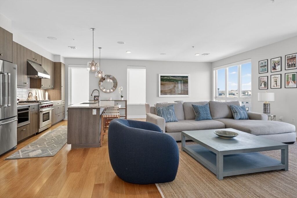 Property Photo:  530 Dorchester Ave 5 - Ph  MA 02127 