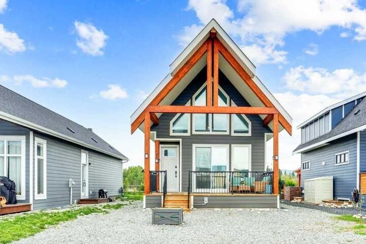 Property Photo: 44 Cottageclub Lane AB T4C 1B1