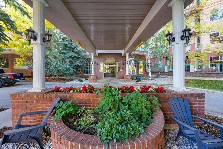 Property Photo: 200 Lincoln Way SW 215 AB T3E 7G7