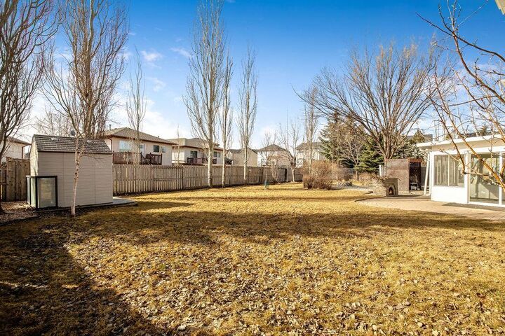 Photo de la propriété: 119 High Ridge Place NW AB T1V 1X8