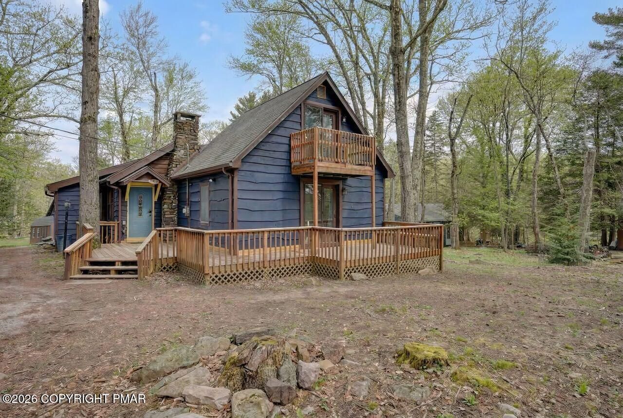 Property Photo: 8 Buttonwood Road PA 18624