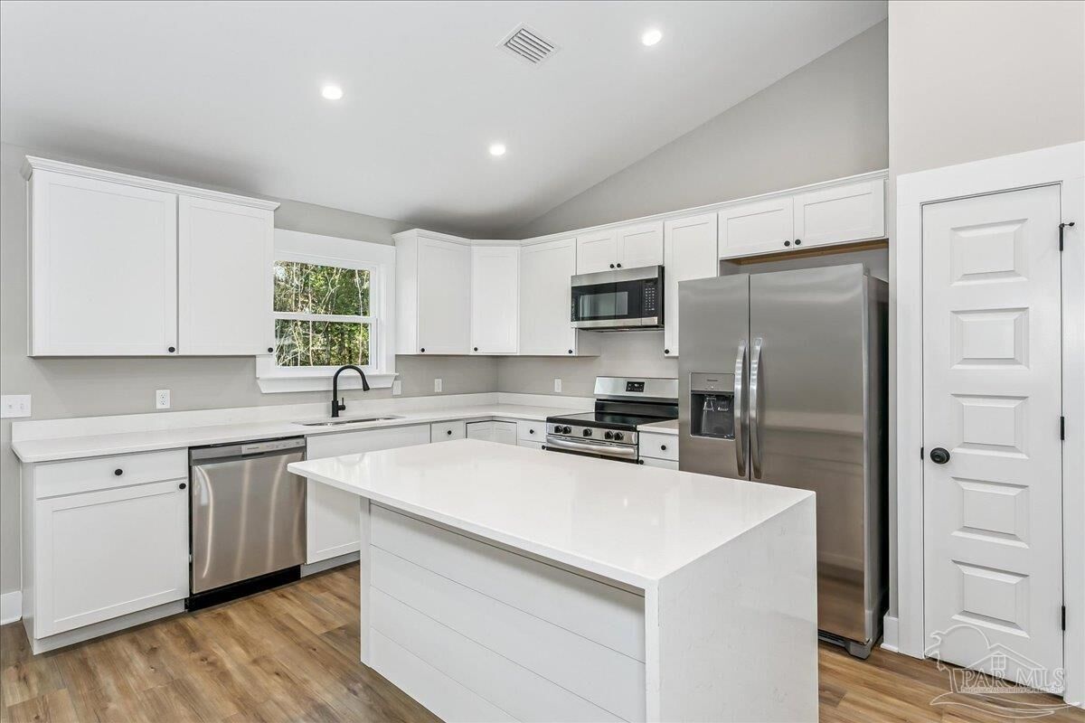 Property Photo: 478 Ronda St FL 32534