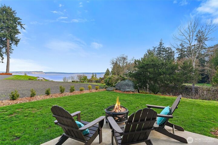 Property Photo:  7618 NE Zachariasen Court  WA 98340 