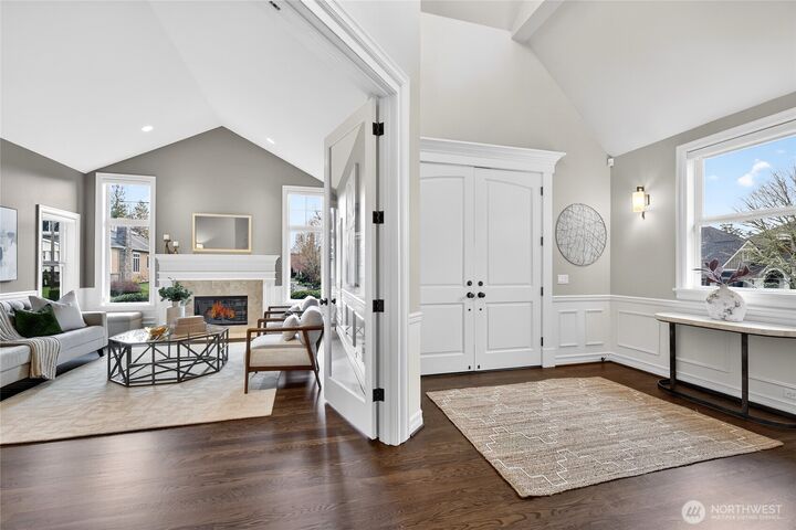 Property Photo:  202  259th Avenue NE  WA 98074 