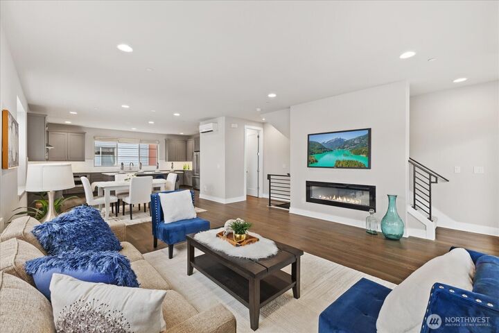 Property Photo: 11522 117th Lane NE 4 WA 98034