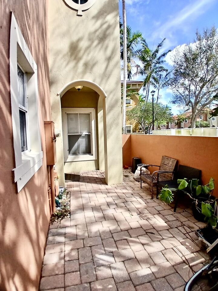 Property Photo: 247 Lake Monterey Circle FL 33426