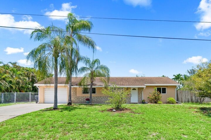 Property Photo: 3187 Buccaneer Road FL 33462