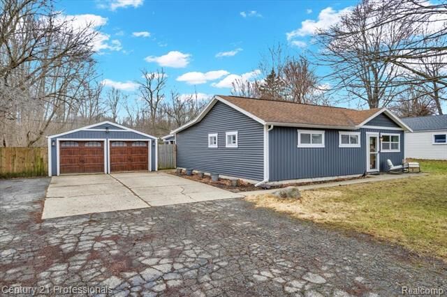 Property Photo: 7079 Felix Drive MI 48346