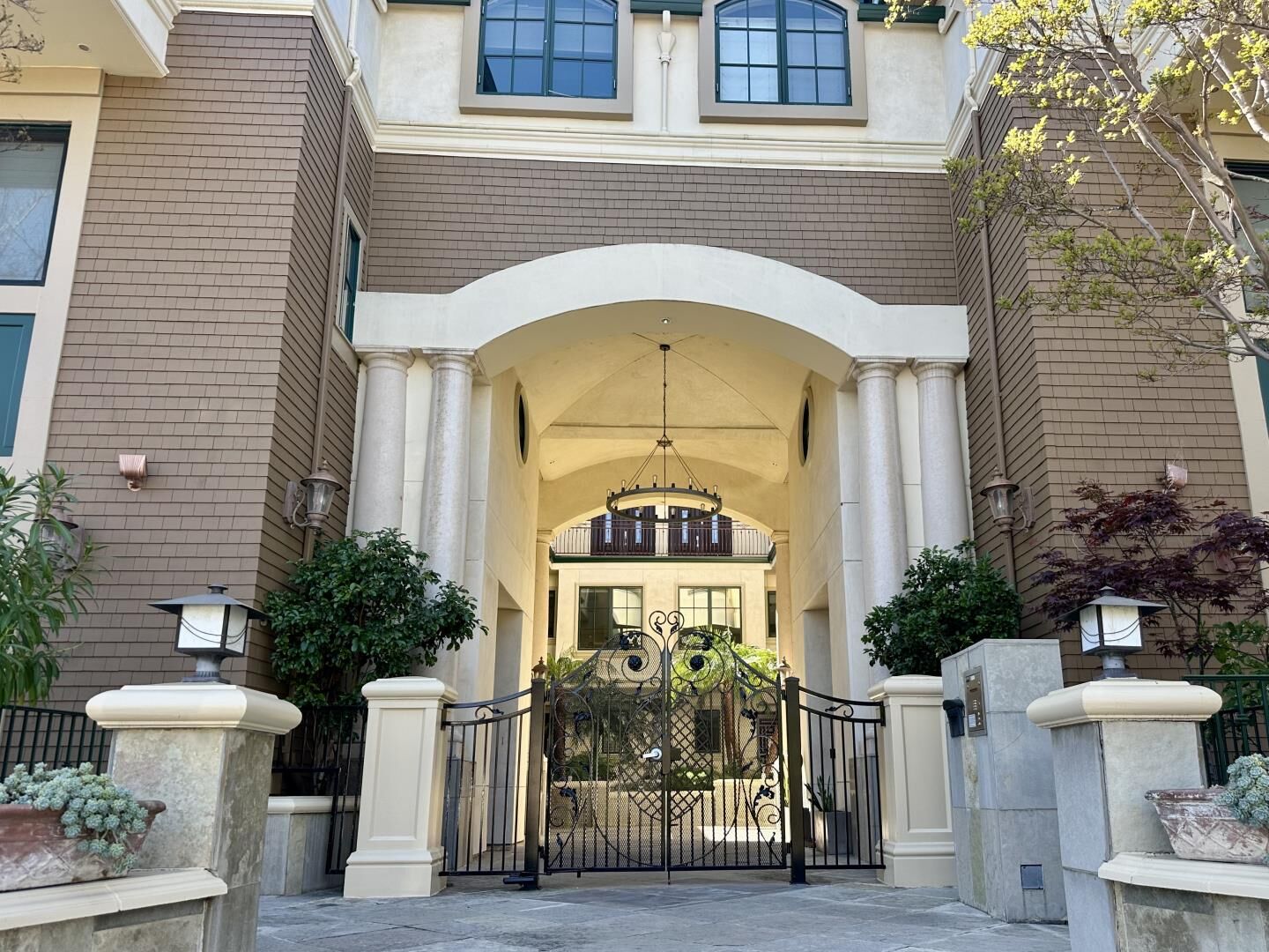 Property Photo: 124 2nd Street 11 CA 94022