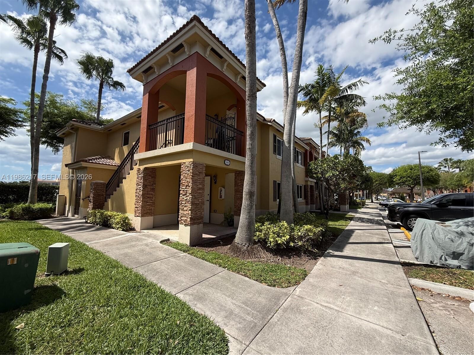 Property Photo: 940 NE 33 Ter 101 FL 33033