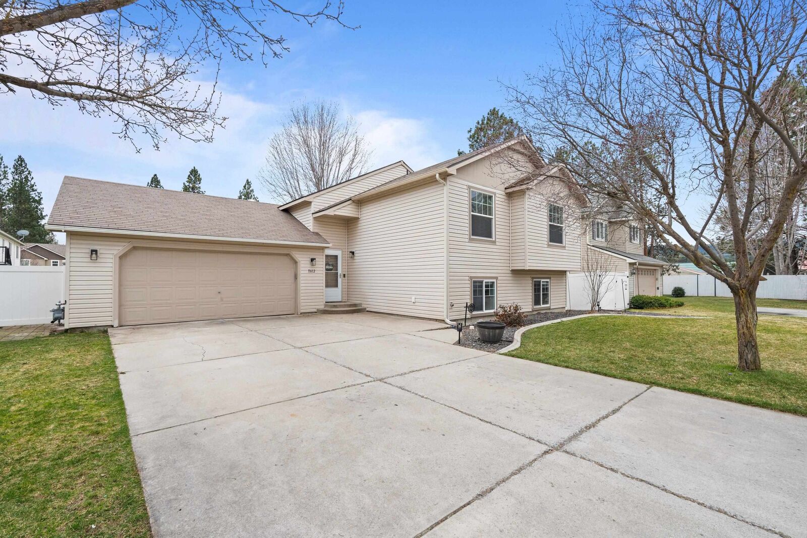 Property Photo:  11612 E Watkins Ln  WA 99206 