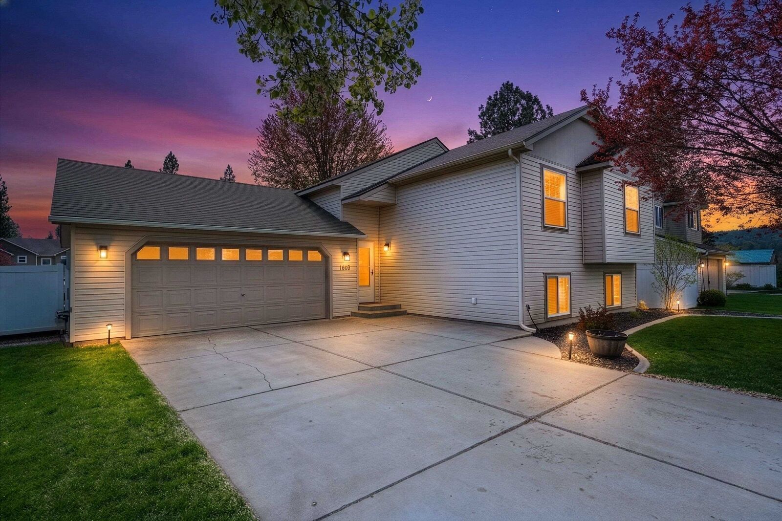 Property Photo:  11612 E Watkins Ln  WA 99206 