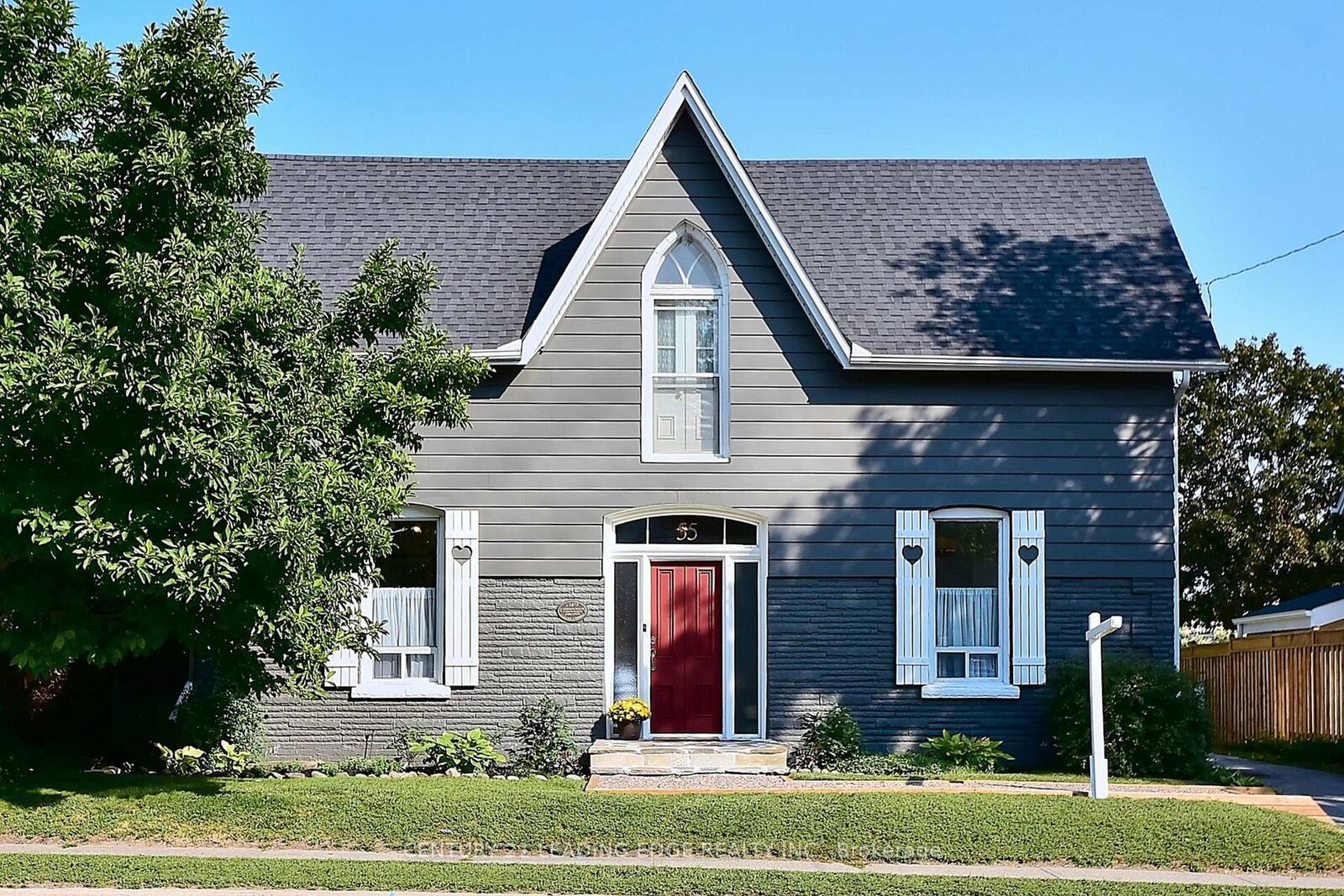 Property Photo: 55 Brock Street E ON L9P 1M4