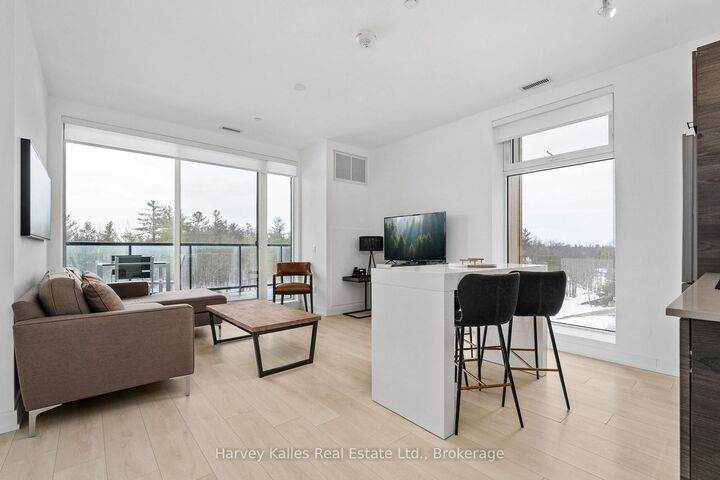 Property Photo: 120 Carrick Trail 401 ON P1P 0B6
