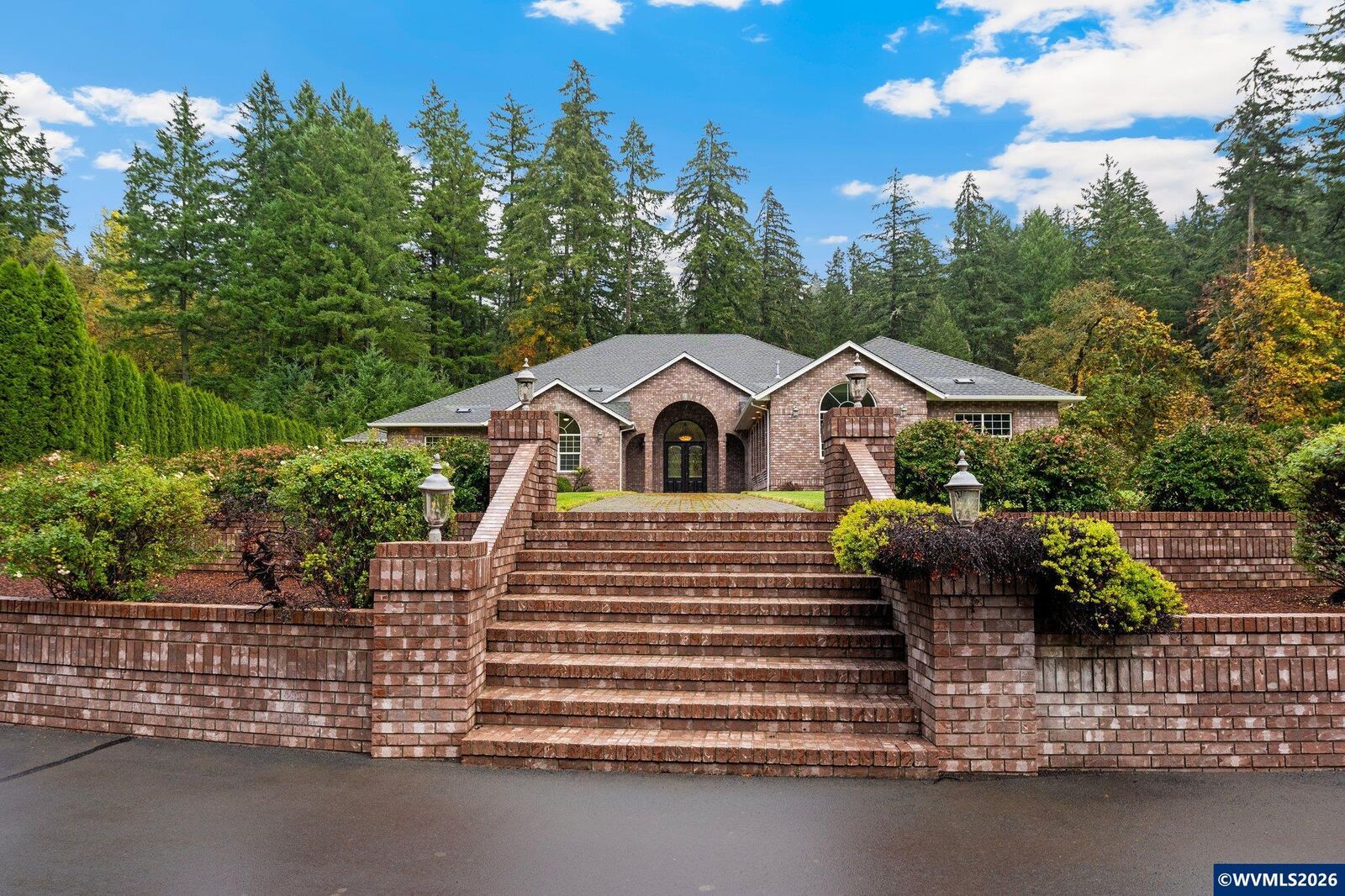 Property Photo: 7474 Battle Creek Rd SE OR 97317