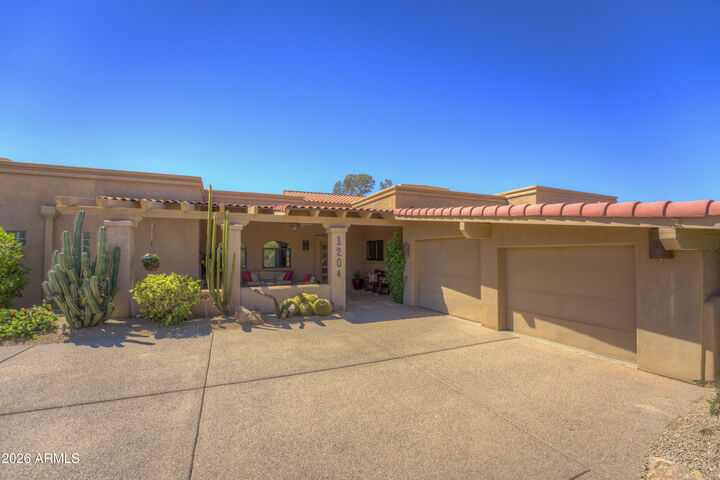 Property Photo:  1204 E Mesquite Drive  AZ 85377 