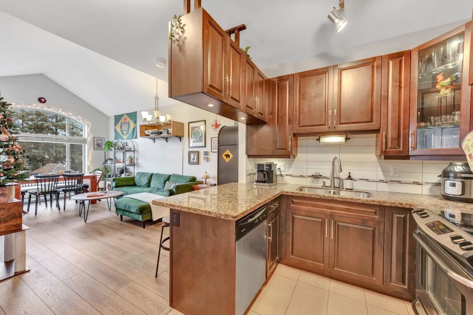 Property Photo:  12525 190A Street 411  BC V3Y 0E1 