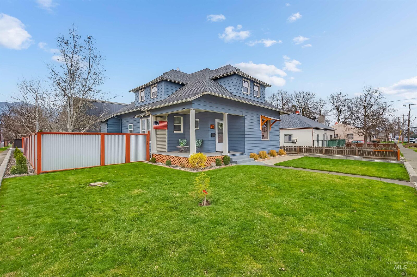 Property Photo:  716 Chestnut Street  WA 99403 