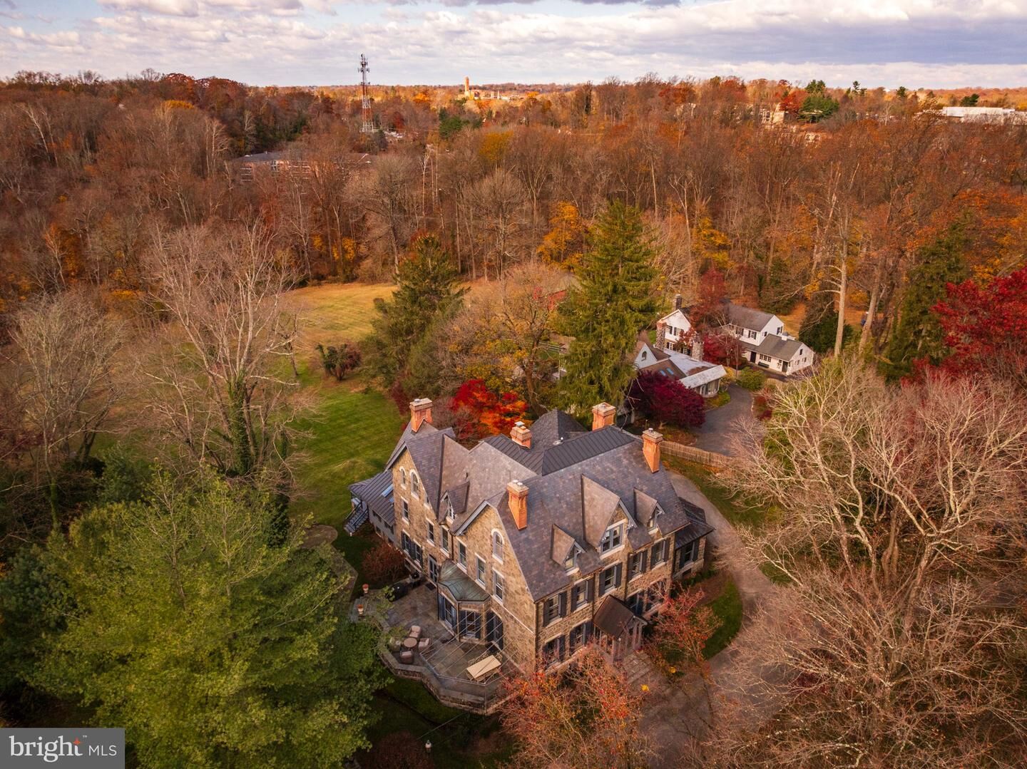 Property Photo:  228 S Radnor Chester Road  PA 19085 