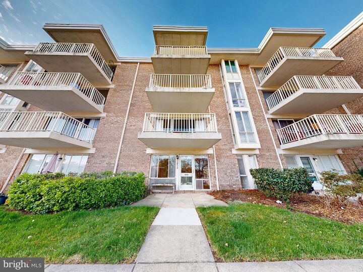 Property Photo:  2629 Fort Farnsworth Road 276  VA 22303 