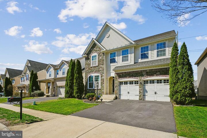 Property Photo:  8716 Raleigh Mews  VA 20155 